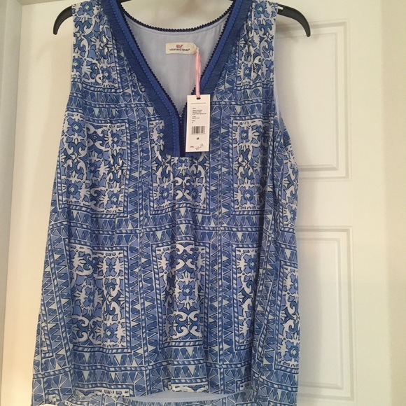 Adorable Vineyard Vine fringed tank - NWT - Picture 1 of 4